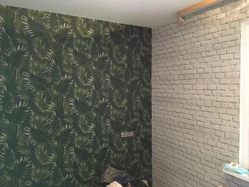 поклеить обои минск